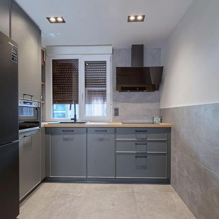Vivienda Turistica De Diseno Elegante Appartement Bilbao Buitenkant foto