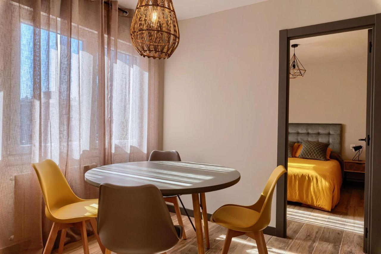 Vivienda Turistica De Diseno Elegante Appartement Bilbao Buitenkant foto